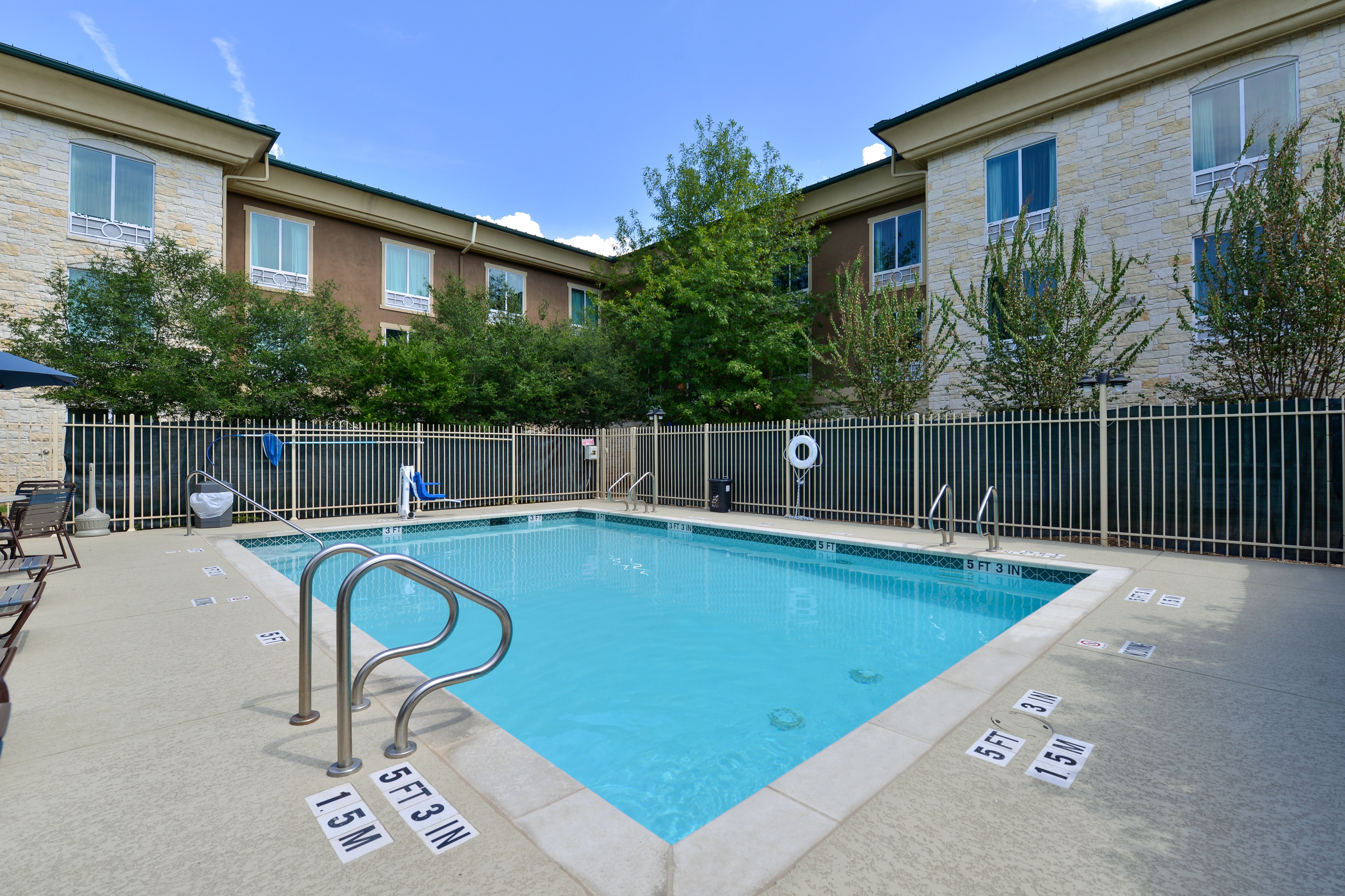 Holiday Inn Express & Suites Austin SW - Sunset Valley, an IHG Hotel 50/50