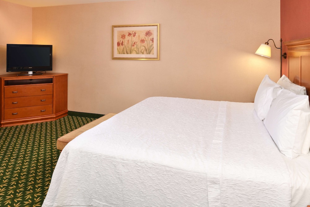 Hampton Inn & Suites Casper 18/34