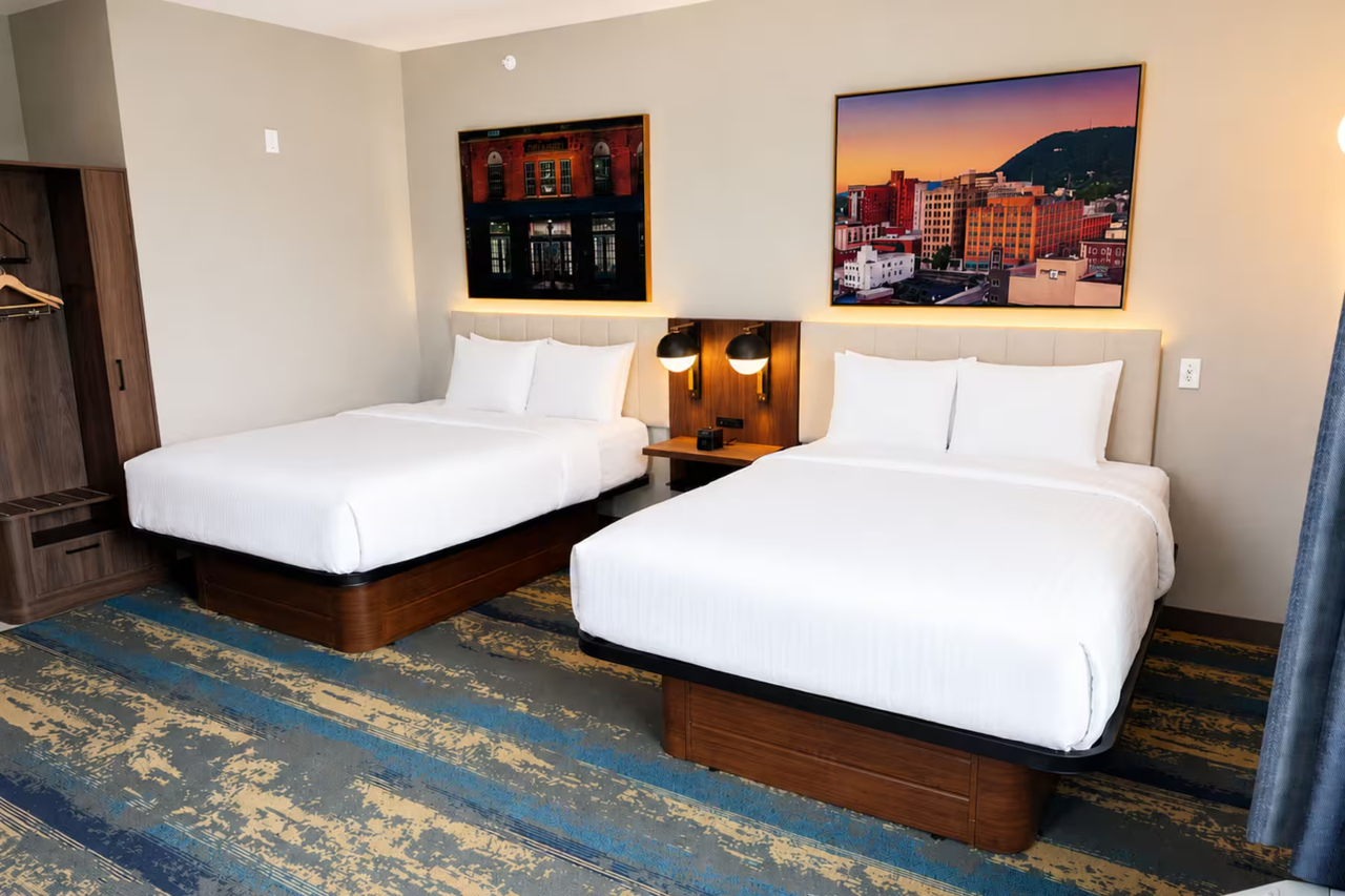 La Quinta Inn & Suites by Wyndham Roanoke Hollins/I-81 10/16