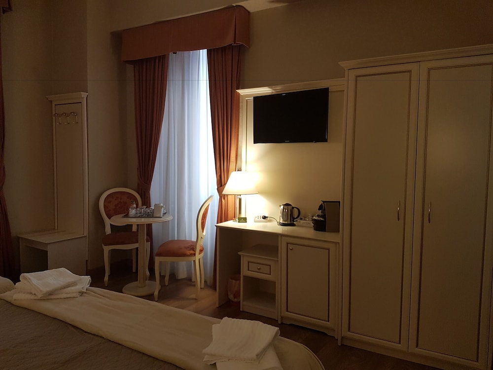 Relais Bocca di Leone 16/35