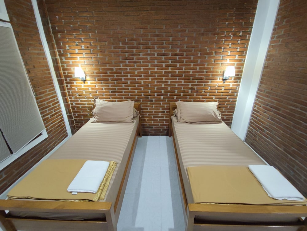 Genthong Homestay 13/44