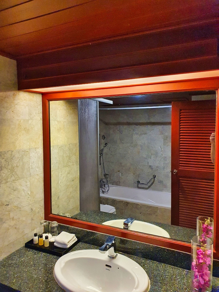 Sea Pearl Beach Resort Phuket 43/50