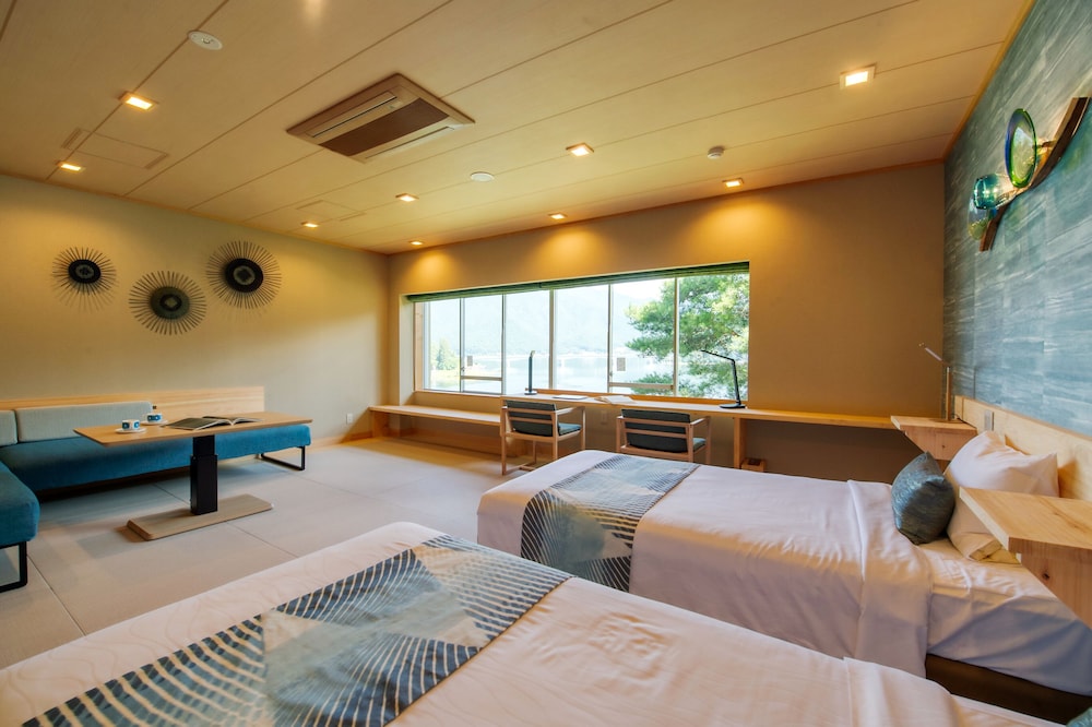 Renovated, Twin Beds, Lake View, 2 Sofa, Tatami