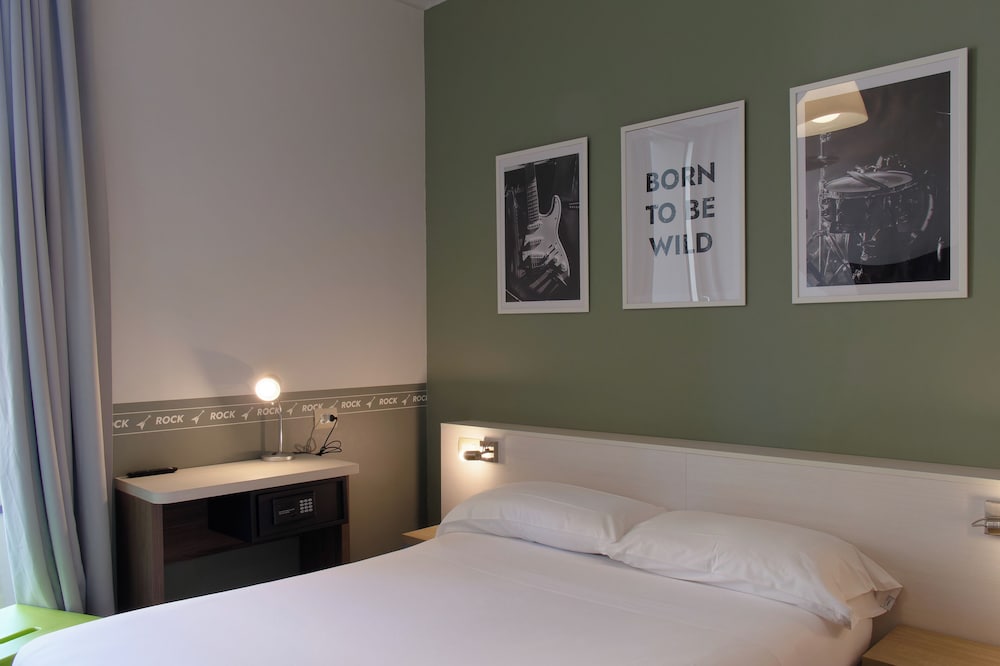 STANDARD, FRENCH BED
