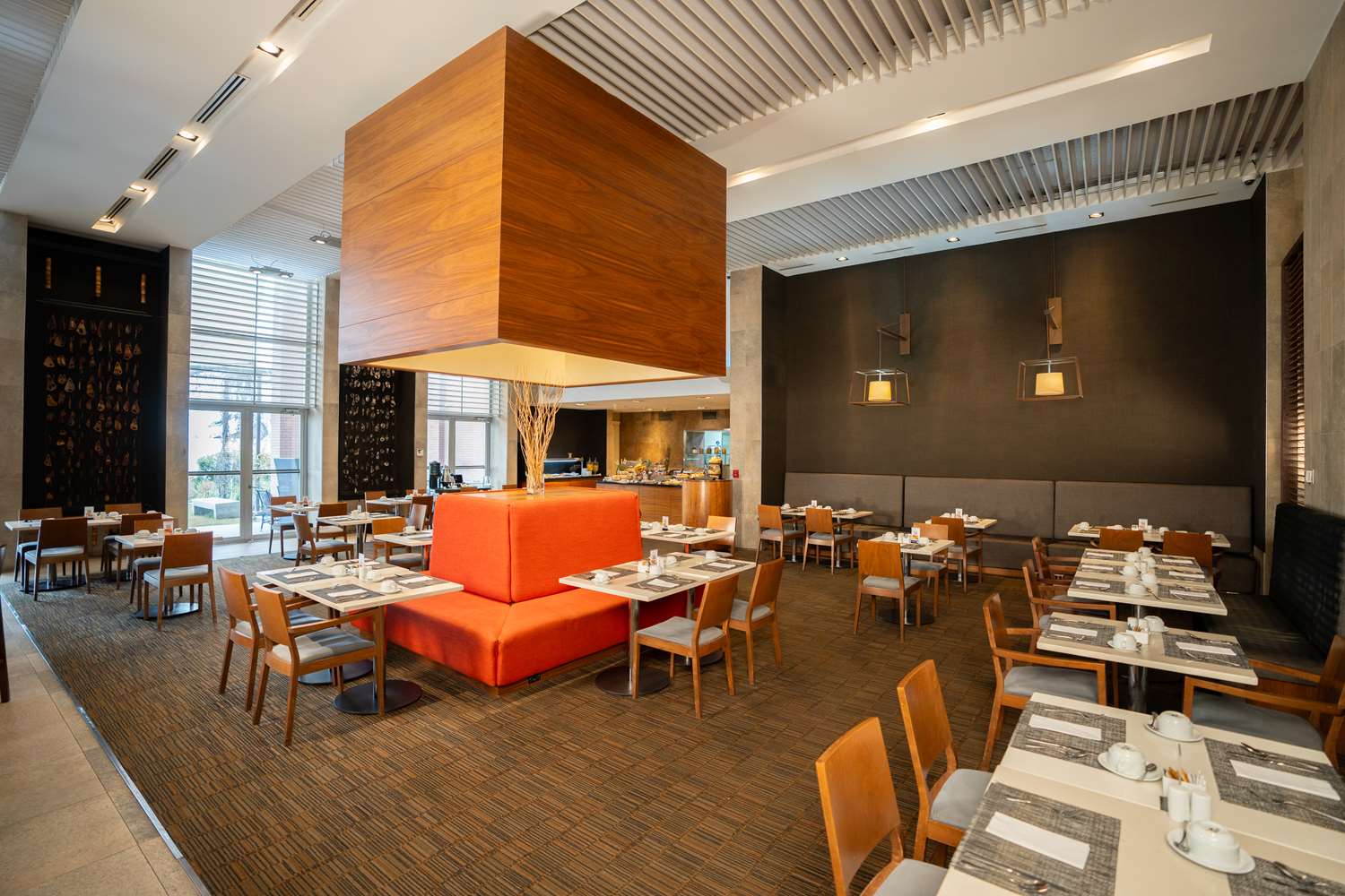 restaurant cafeteria