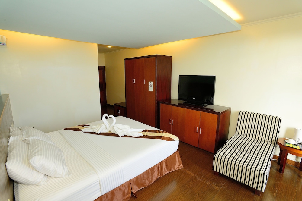 Airai Water Paradise Hotel And Spa 12/56