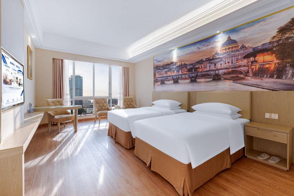 Standard, Twin Beds
