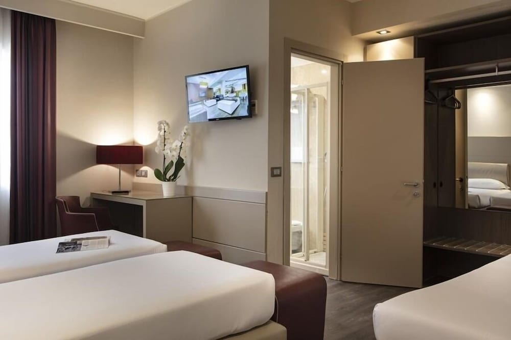 Smart Hotel Holiday 16/50