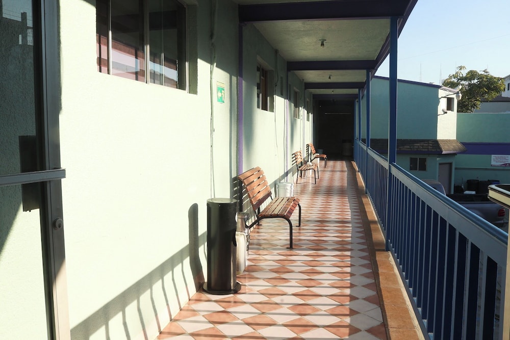 Hotel Plaza Hermosa 51/55