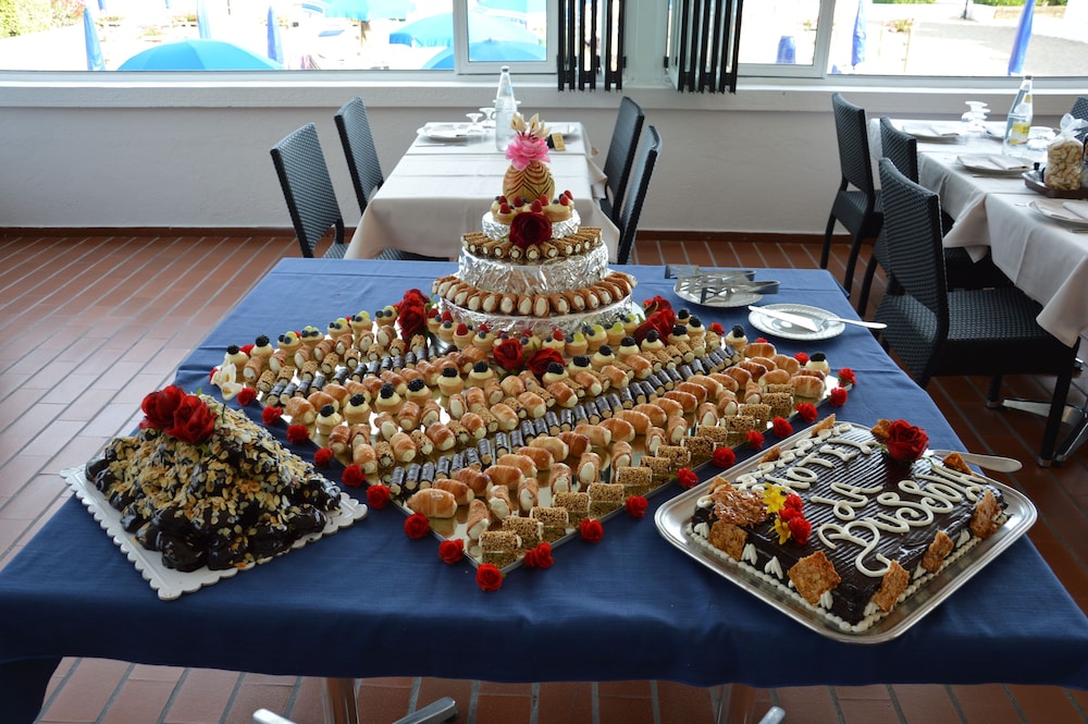 Hotel La Bussola 36/50