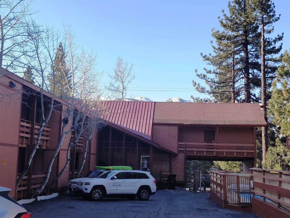 Ventura Grand Inn 36/39