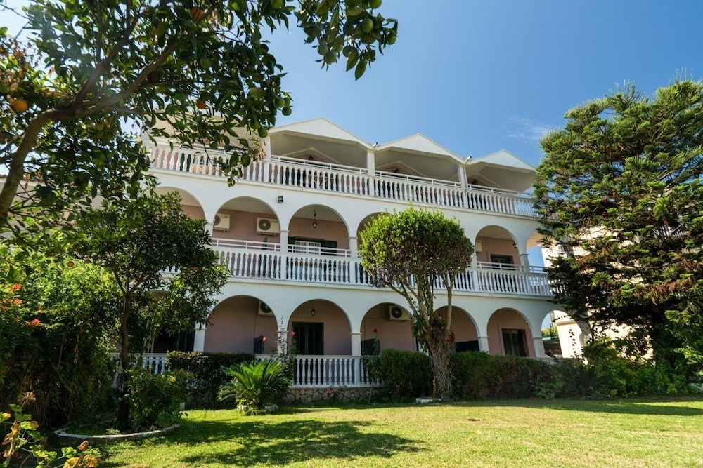 Alamis Apartments 41/50