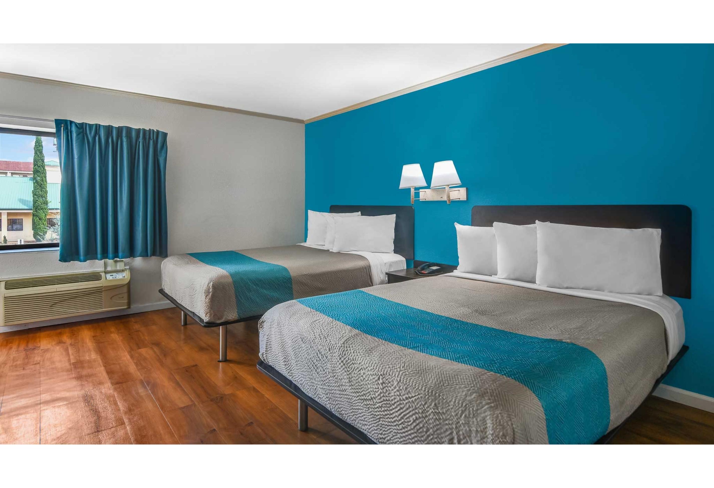 2 Full Beds - Non-smoking