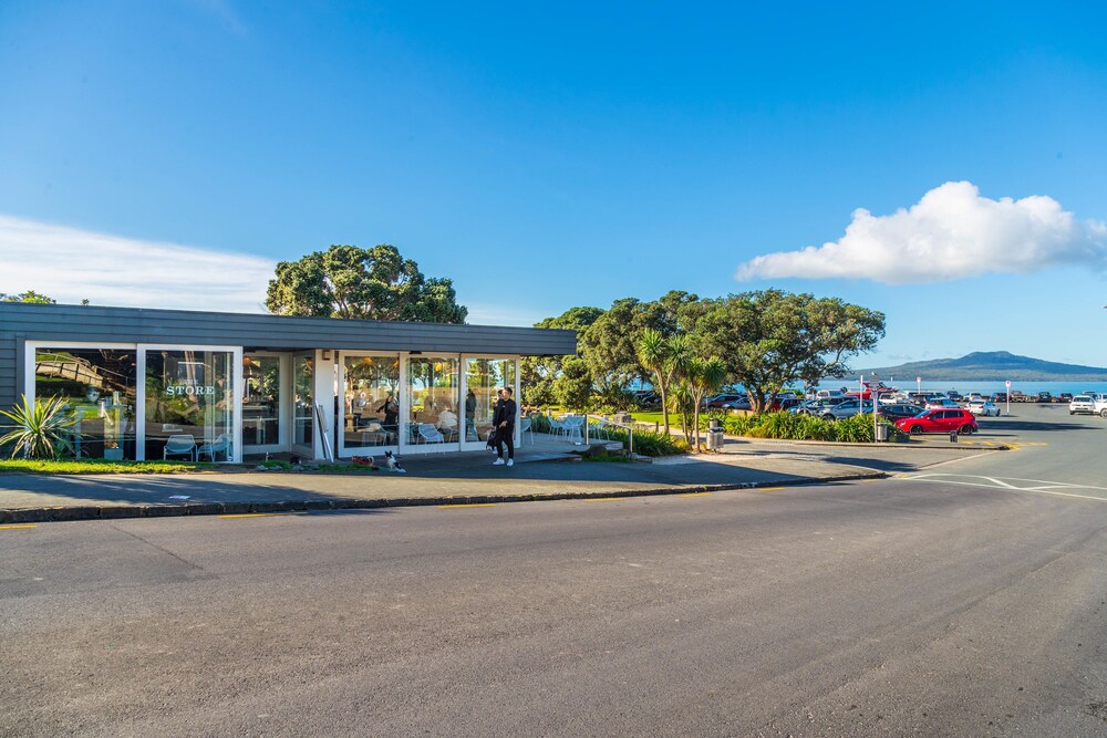 EMERALD INN ON TAKAPUNA BEACH 3/34