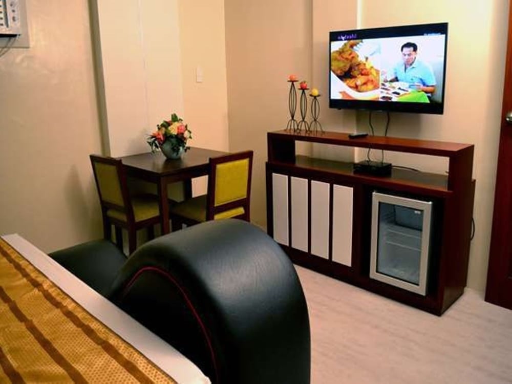 Executive Lofts By Mystique Lane 8/13