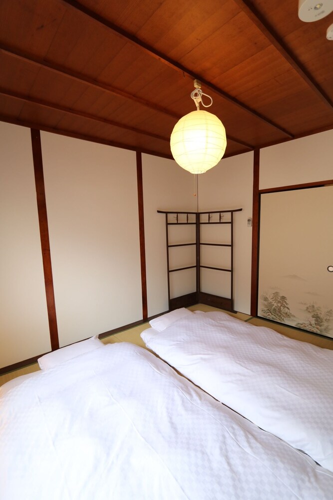 Guest House E-Nine 8/20
