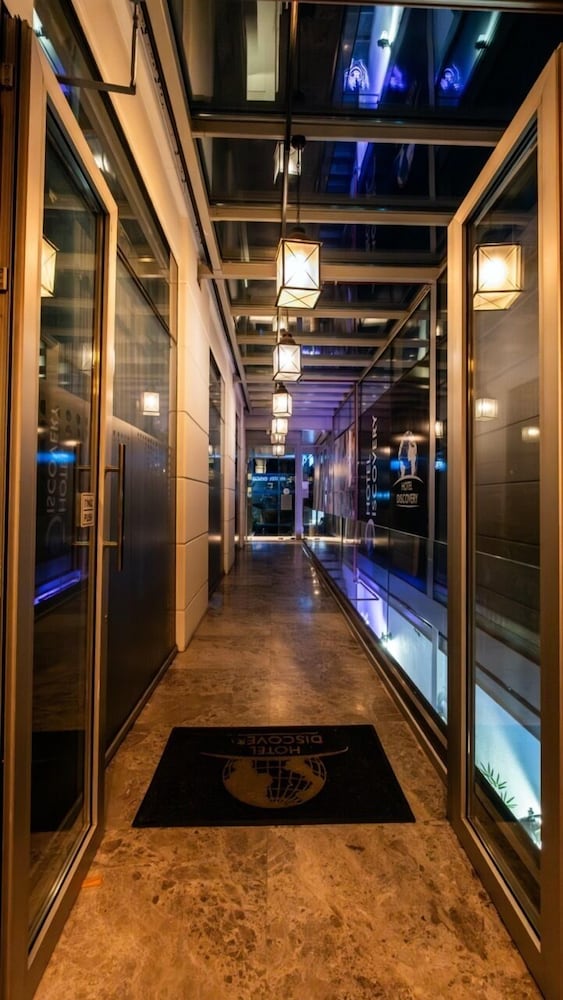 Discovery Hotel 52/69