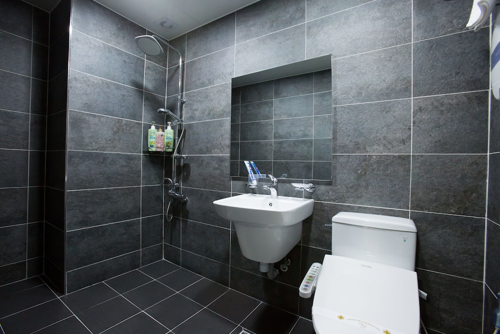 Vip Hotel Mok-Po 24/59