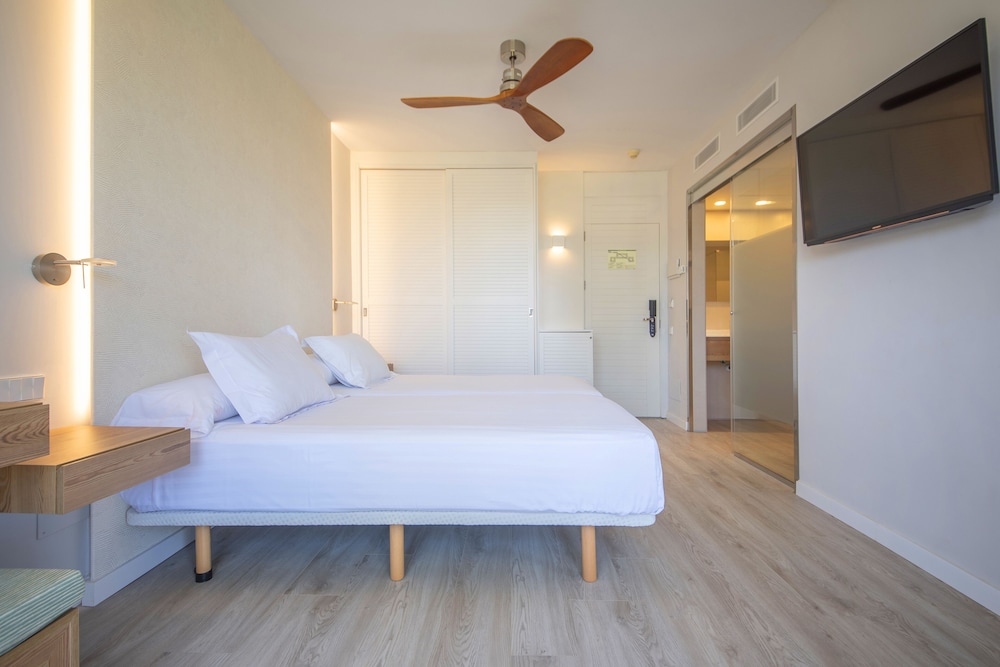 Blau Colonia Sant Jordi 18/70
