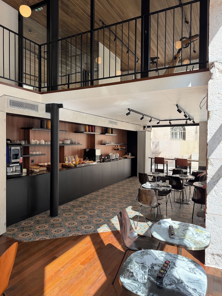 New Hotel Le Quai Vieux Port 50/69