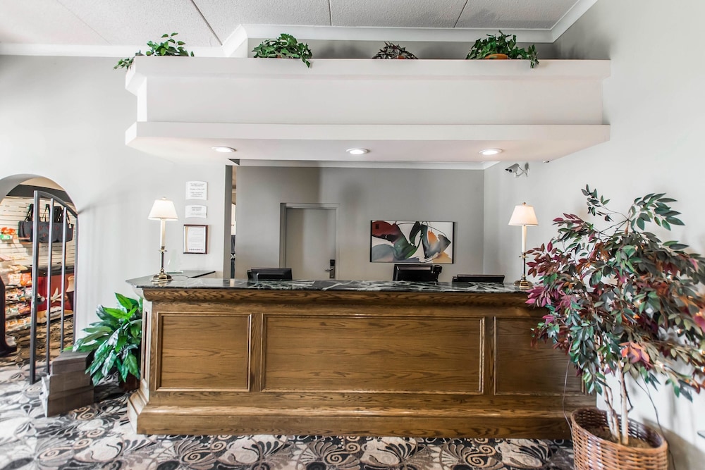 Quality Inn & Suites Garden Of The Gulf 4/46