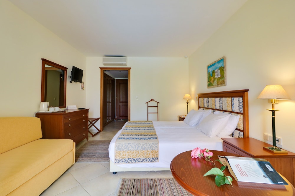 Aegean Melathron Thalasso Spa Hotel 26/81