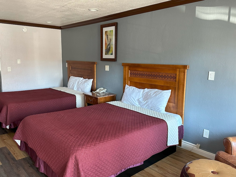 Americas Best Value Inn Corona 9/46