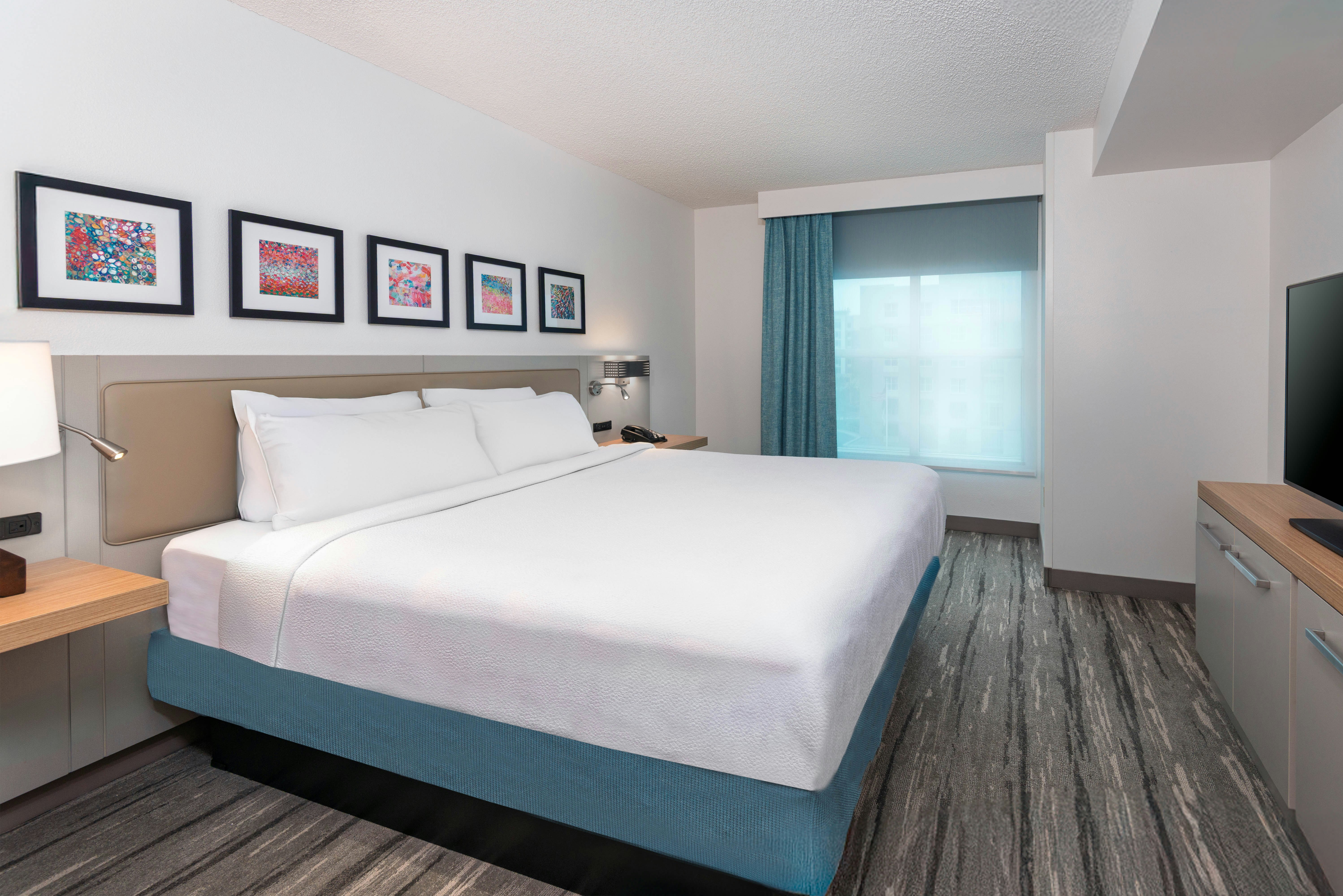 1 BEDROOM, SUITE, KING BED