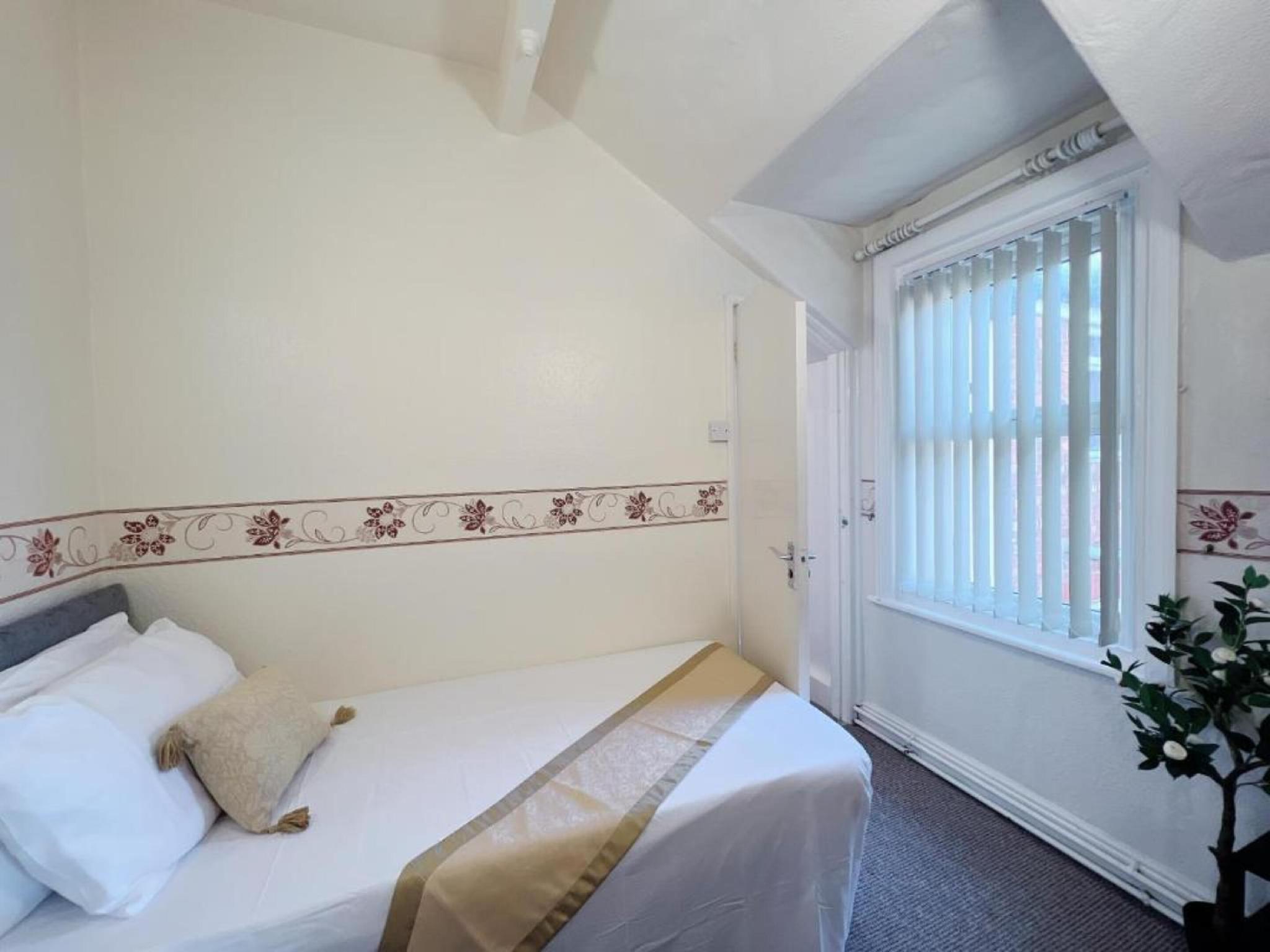 OYO Lily Hotel Blackpool photo3