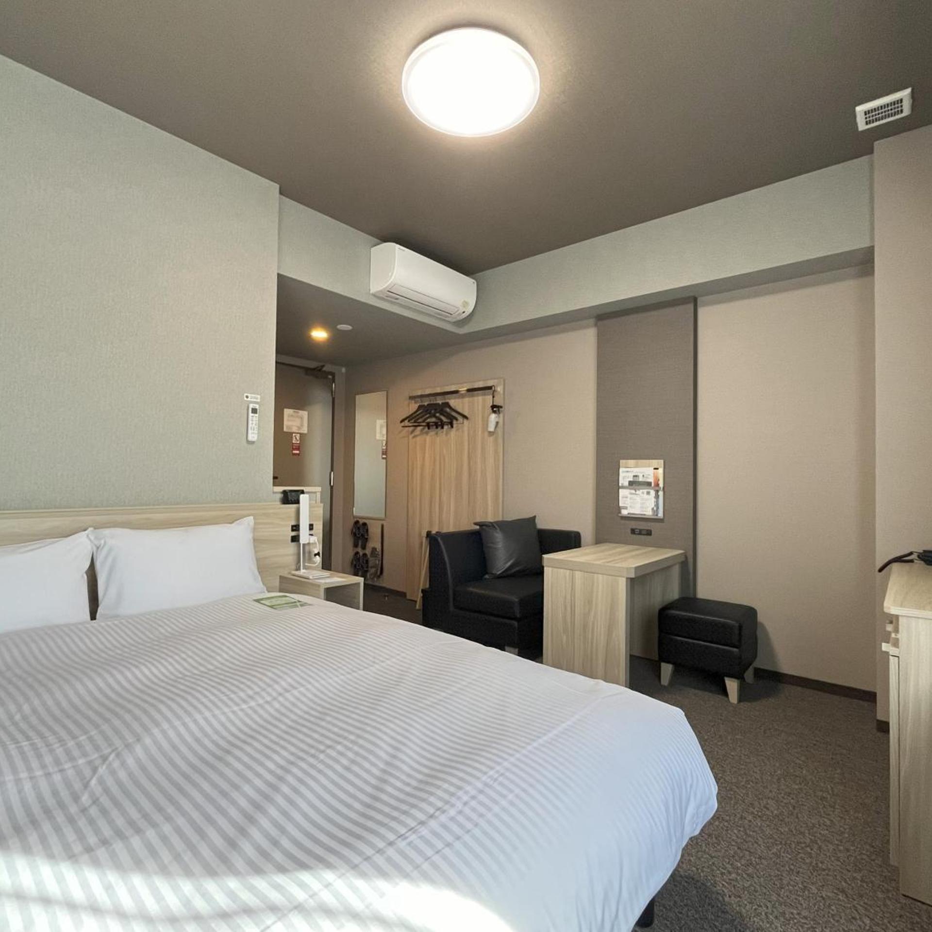 Room, Double Bed