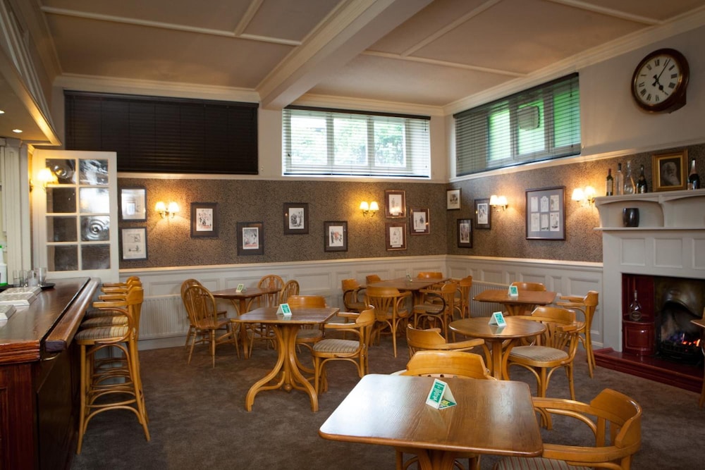 Lamplighter Dining Rooms 47/61