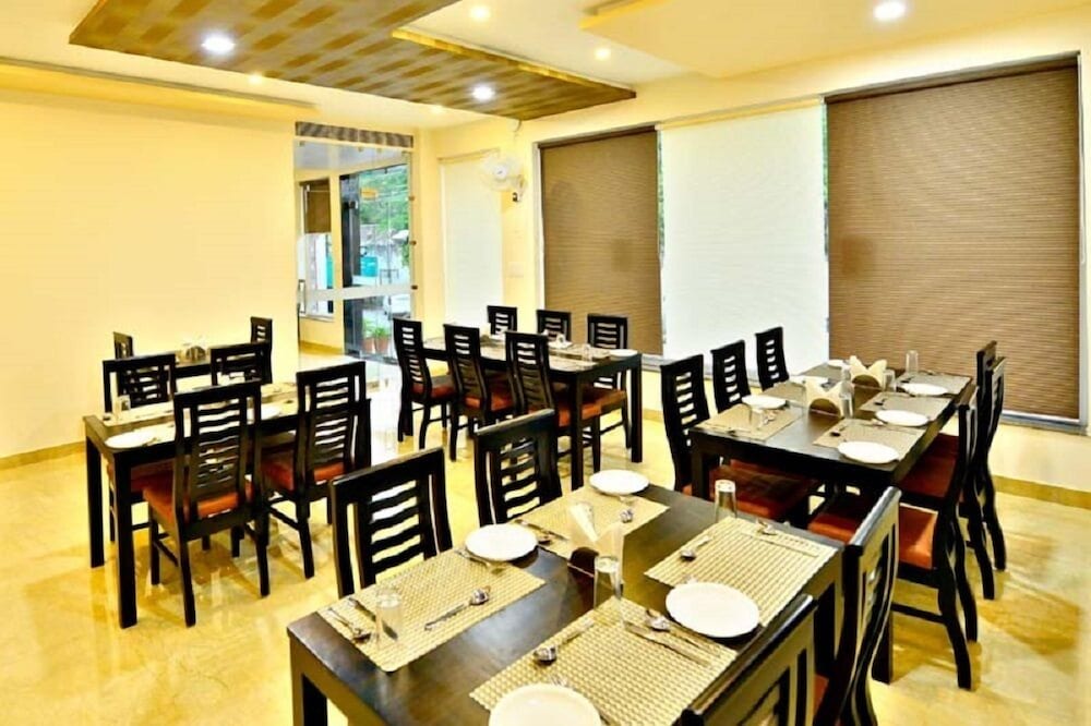 Hotel Mukund Villas 42/48