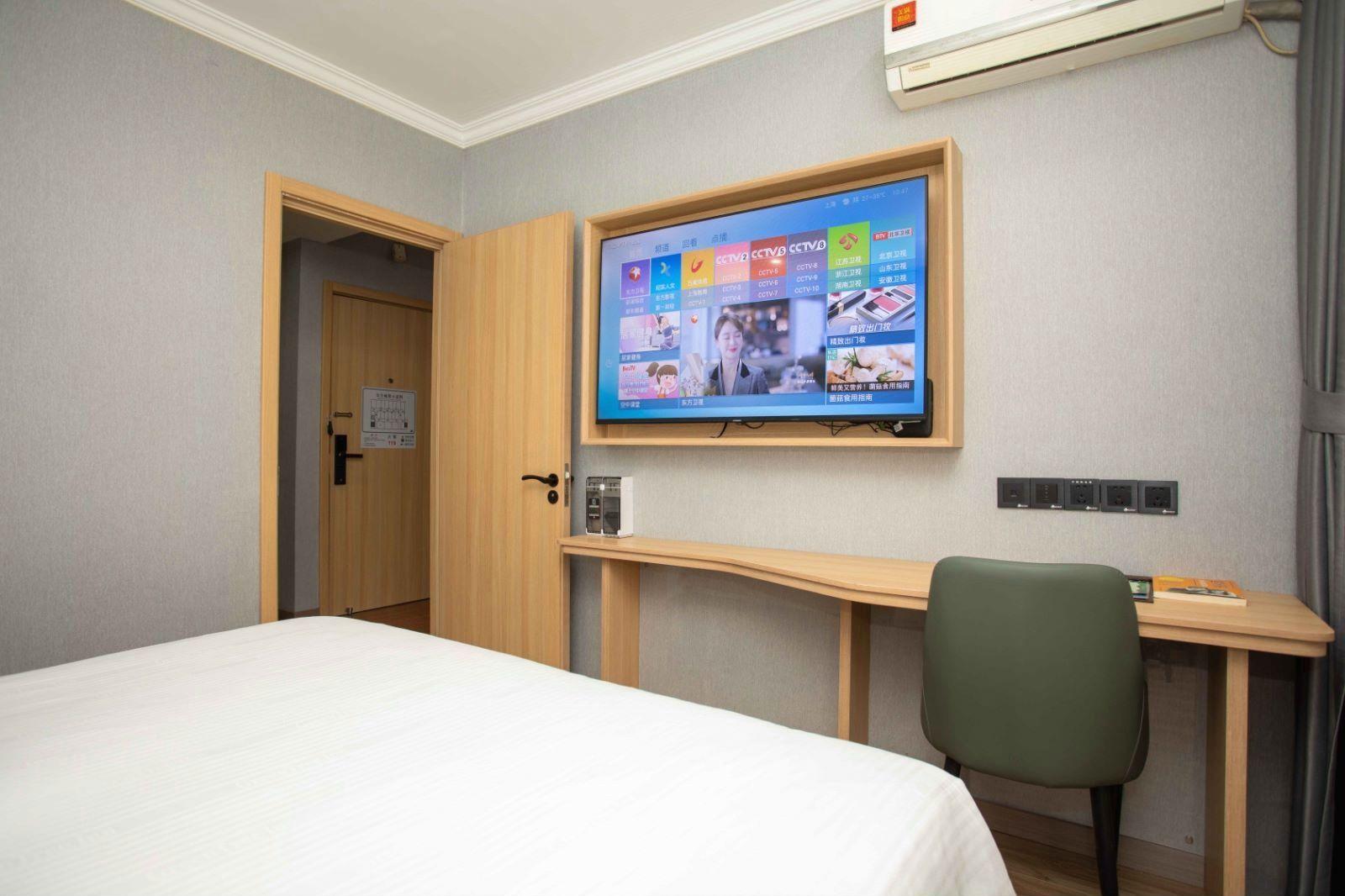 BUSINESS, SUITE