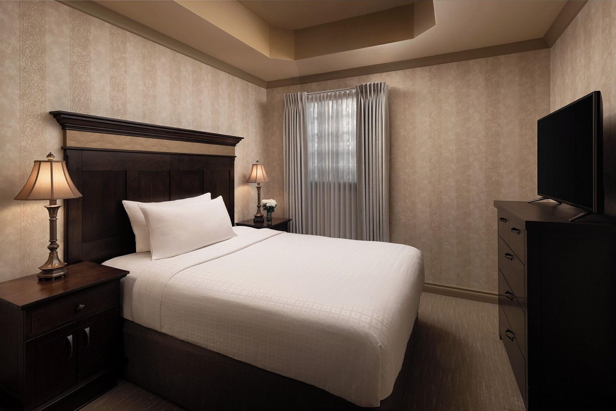 جناح بغرفتي نوم، The Royal Kelowna 2/6