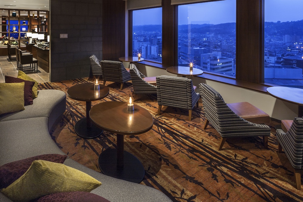 Holiday Inn ANA Kanazawa Sky 62/80