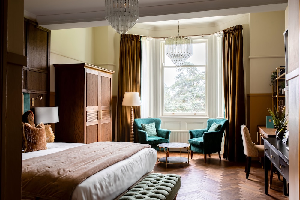 Worplesdon Place Hotel 17/70