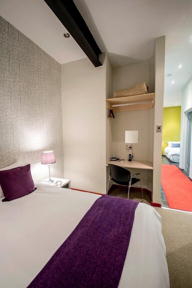 City Living Boutique Hotel 13/34