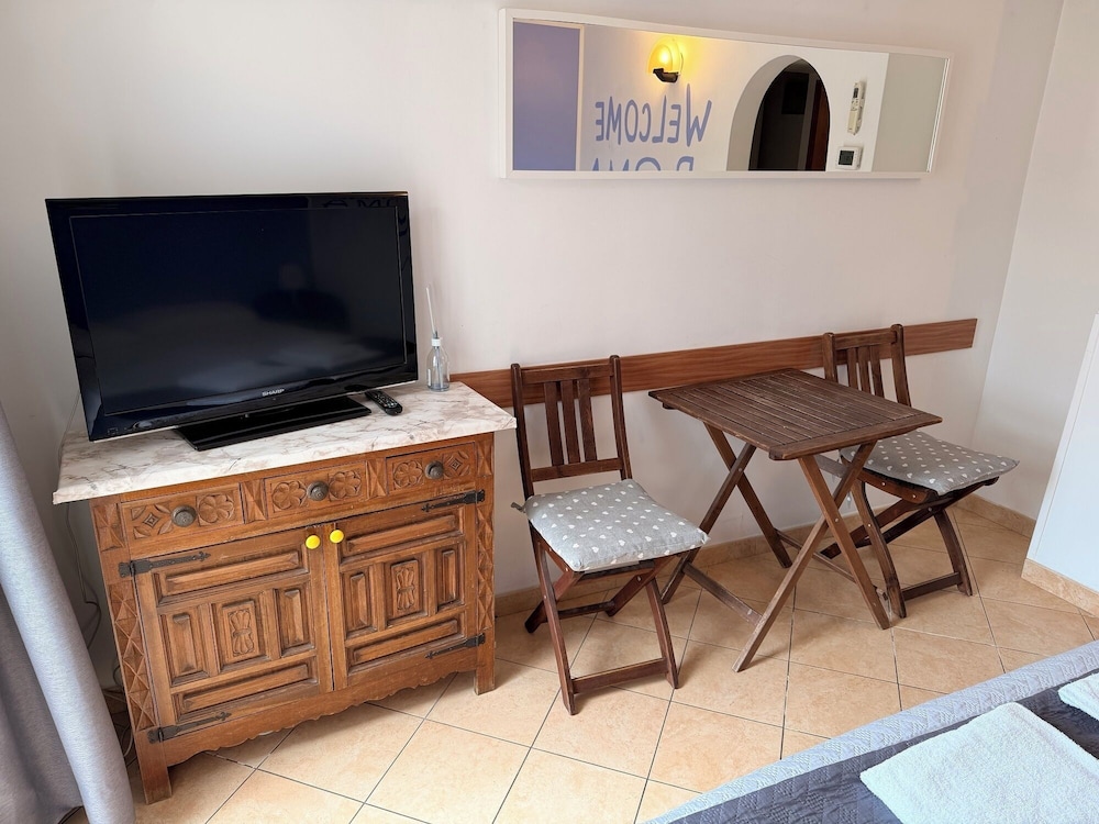 St John Villa B B 27/49