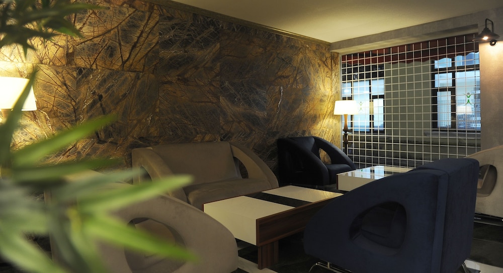 Neba Royal Hotel 44/50