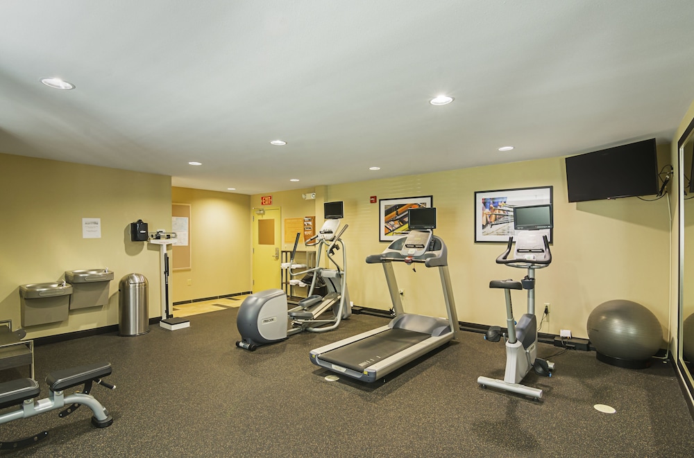 Candlewood Suites Pensacola University Area 26/58