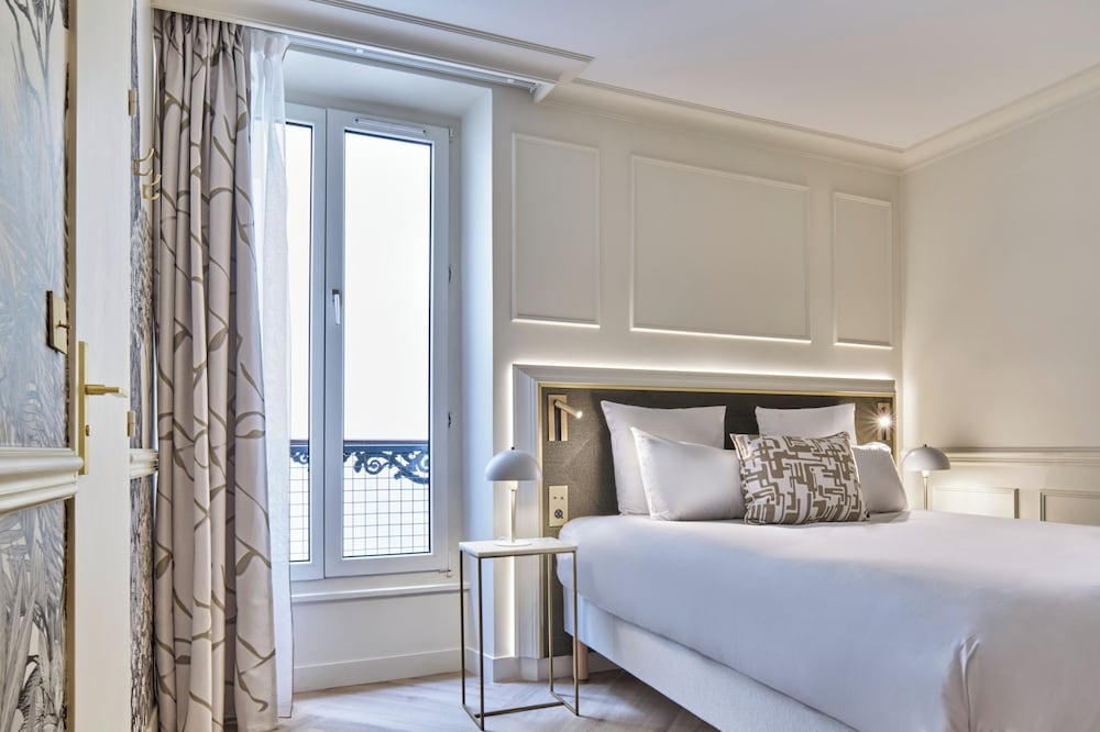 SUPERIOR, DOUBLE BED