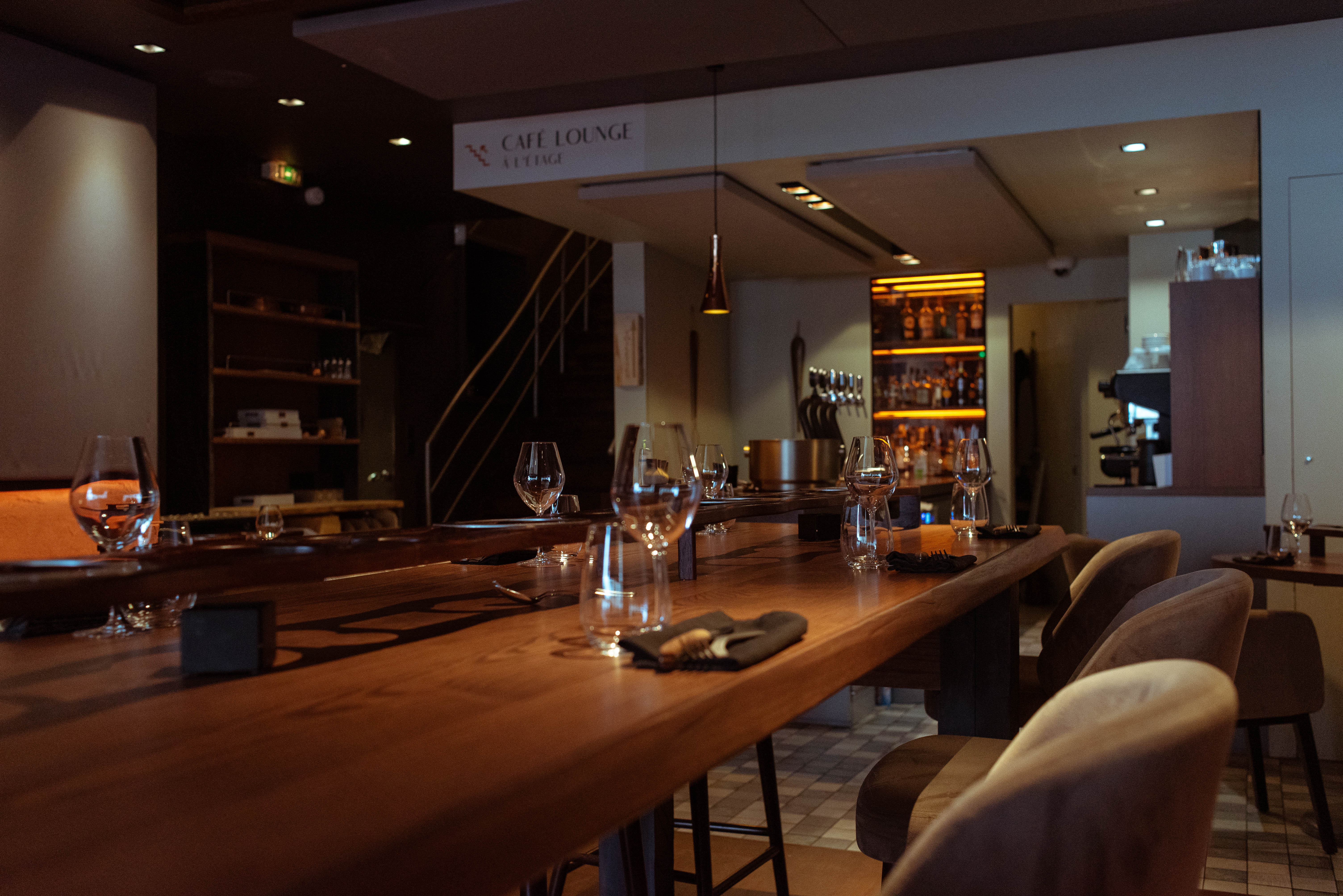 restaurant cafeteria