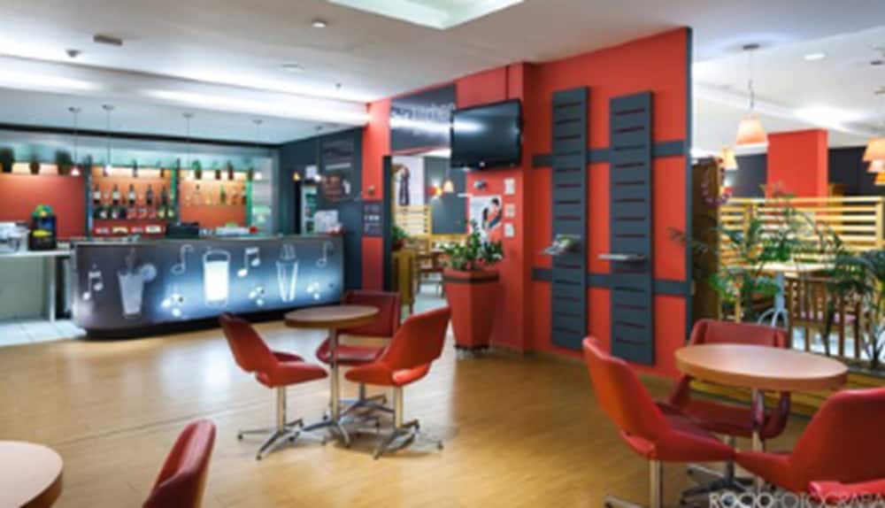 Ibis Uberlandia 52/56