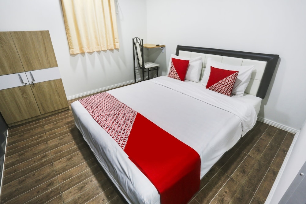OYO 3300 Nadjara Residence Syariah 7/23