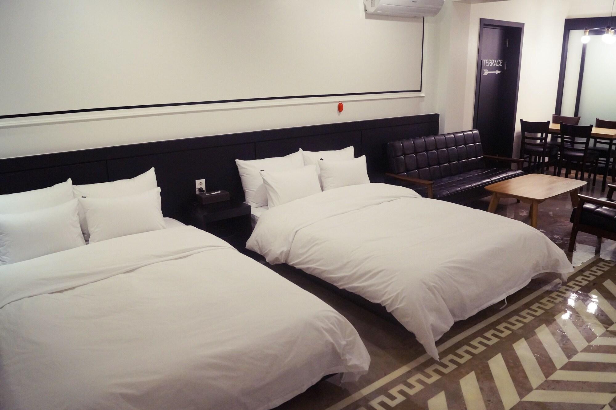 Design Hotel Xym 12/44
