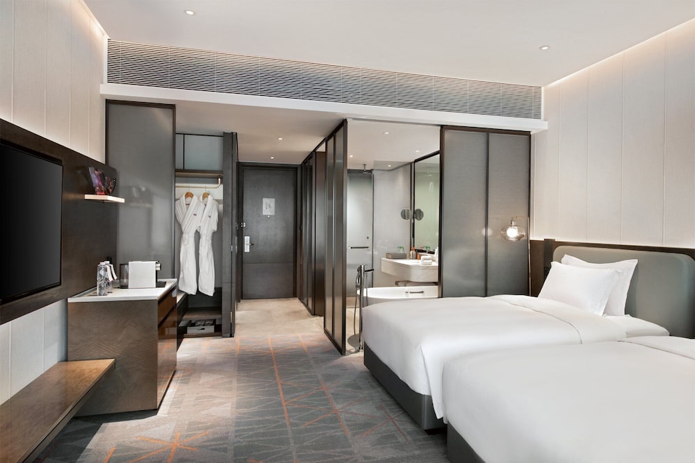 CROWNE PLAZA WUHAN OPTICS VALLEY 13/72