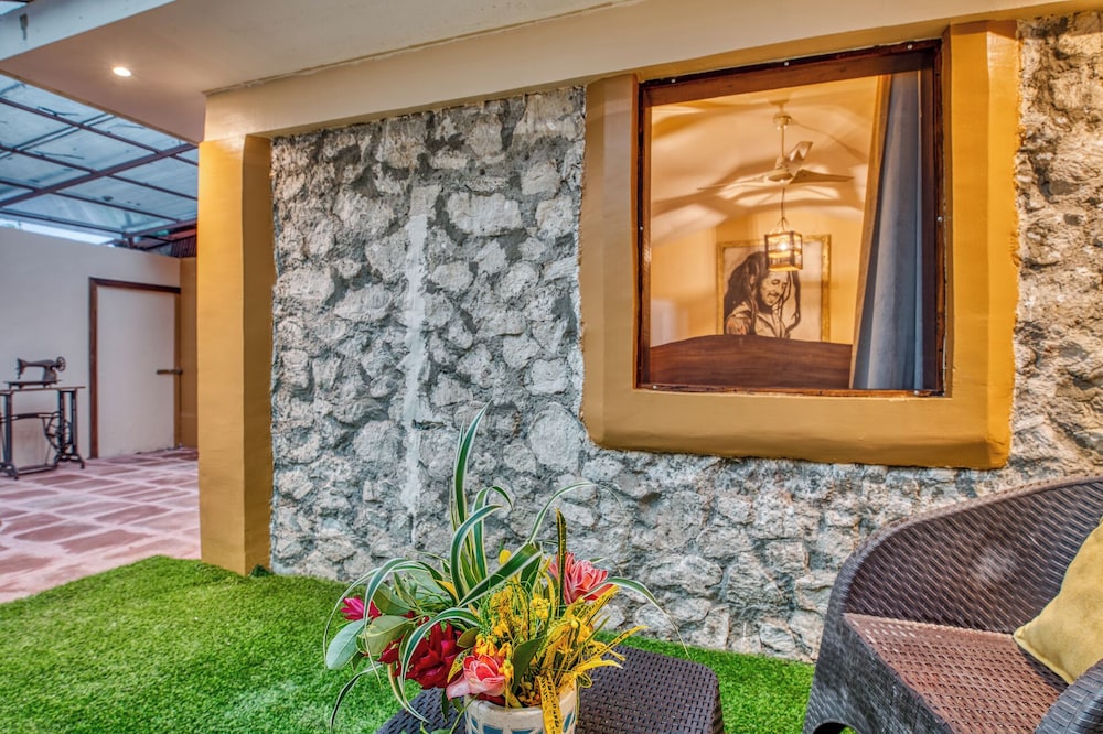 Atlantida Lodge 13/63