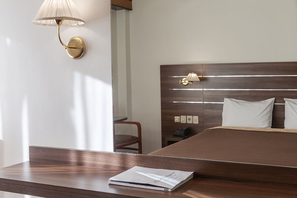 Philippion Hotel 24/45