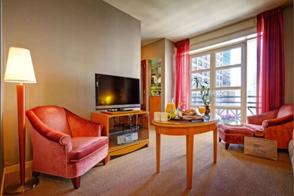 Hotel Giraffe 43/61