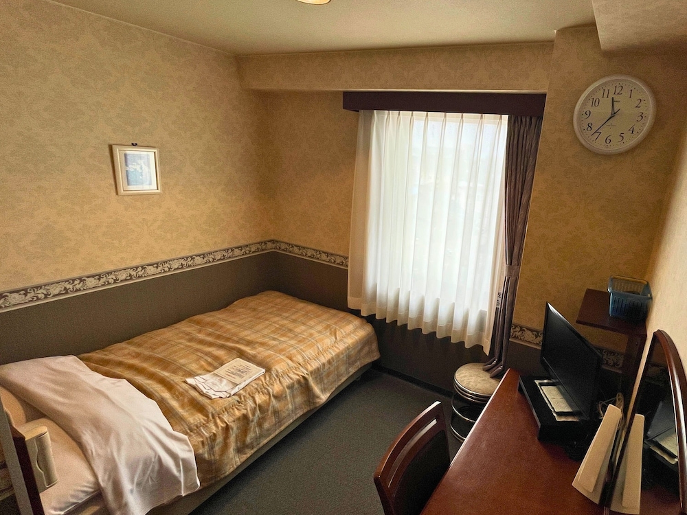 ROOM, SINGLE, CITY VIEW